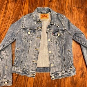 Levi’s women blue Jean jacket